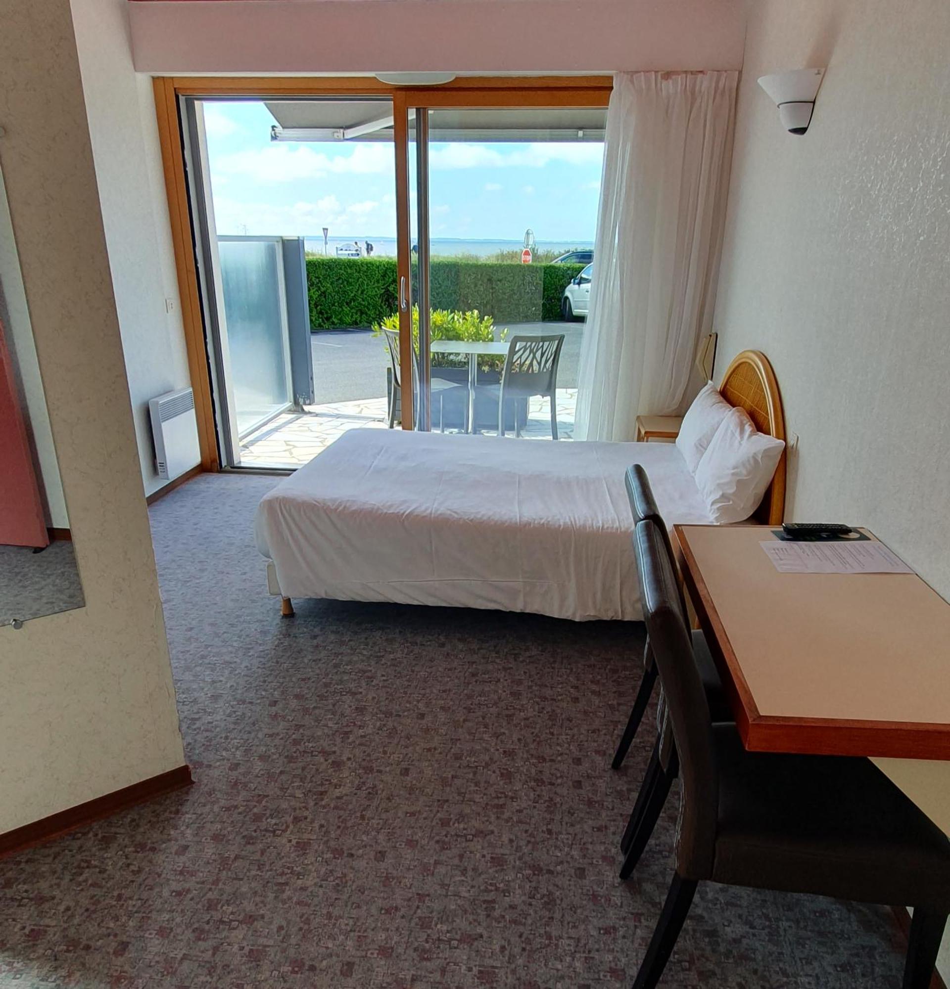 Hotel L'Albatros Damgan Luaran gambar