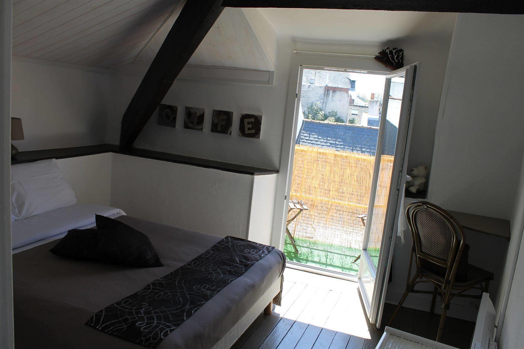 Hotel L'Albatros Damgan Luaran gambar